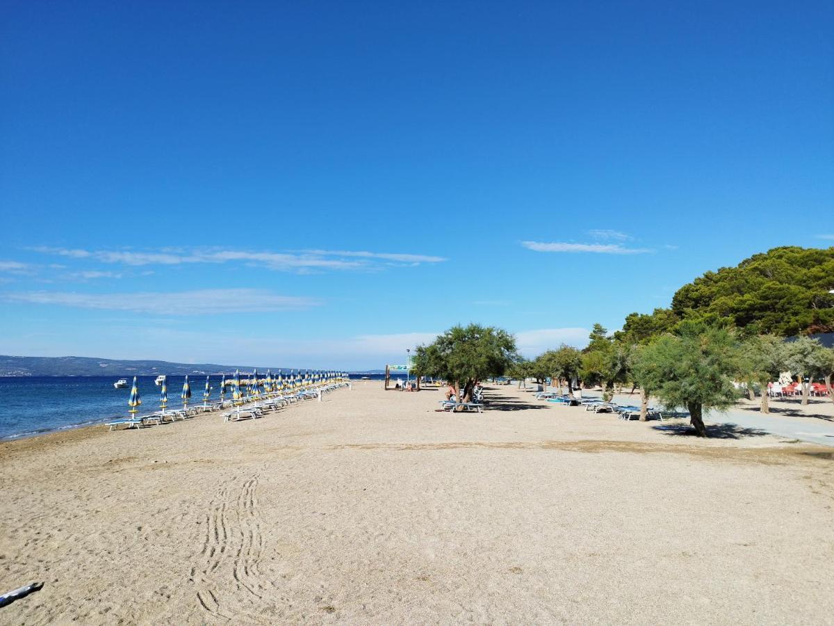 Ferienwohnung Am Sandstrand โอมิช ภายนอก รูปภาพ