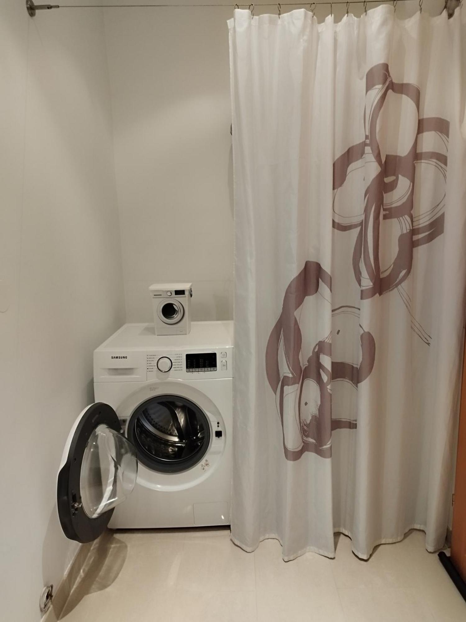 Ferienwohnung Am Sandstrand โอมิช ภายนอก รูปภาพ