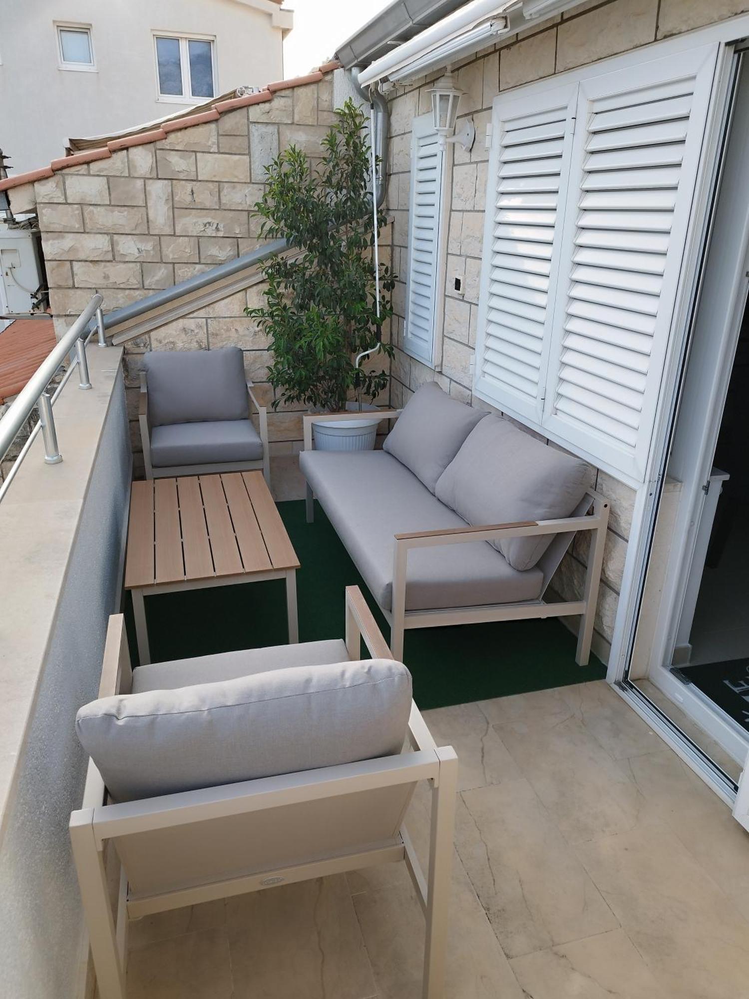 Ferienwohnung Am Sandstrand โอมิช ภายนอก รูปภาพ